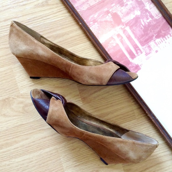 ✨bundle these and they’re free!✨Nine West suede peeptoe wedges 🍂 size 8 🍂 EUC! - Picture 2 of 9